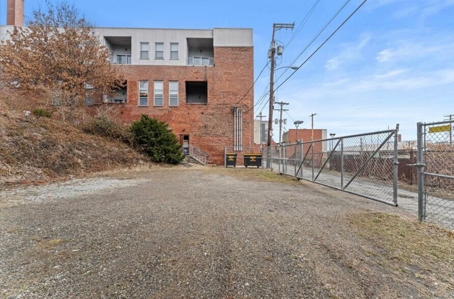 Building Photo - 1536 Colwell St