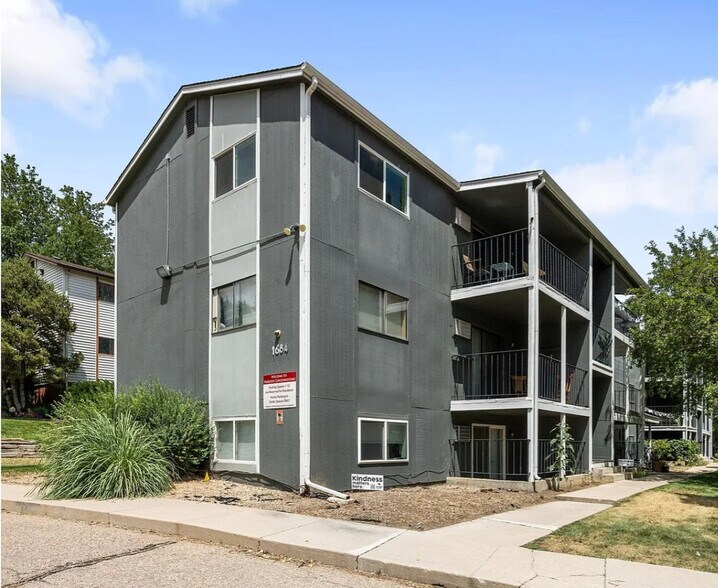 Building Photo - 1684 Riverside Ave