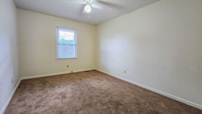 Building Photo - 2460 Sedalia Dr