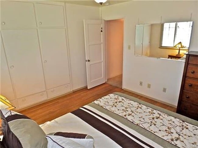 Building Photo - 680 N Cambridge St