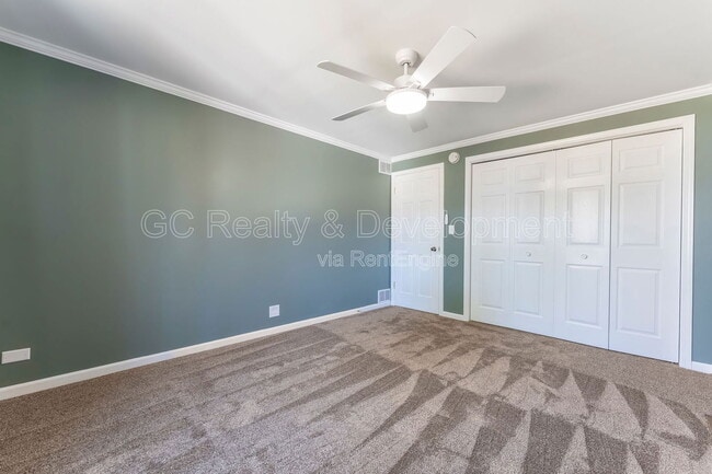 Building Photo - 72 Clover Dr