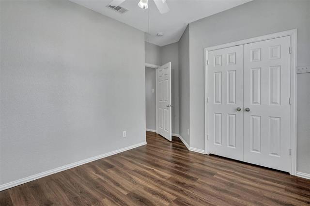 Building Photo - 1601 Long Prairie Ct