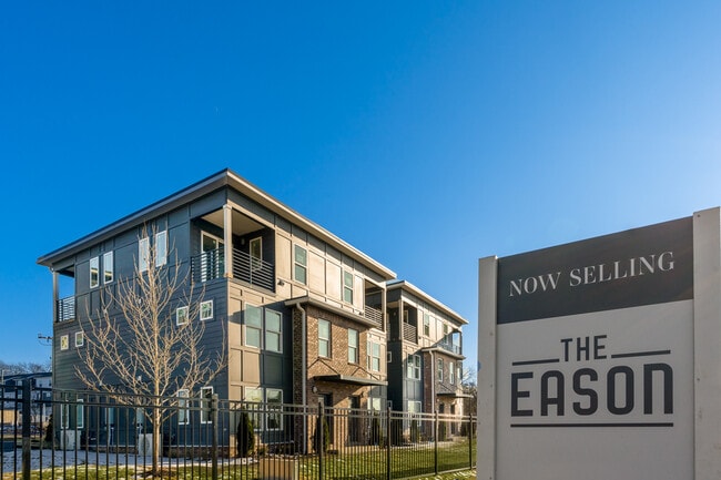 Building Photo - 102 Duke St