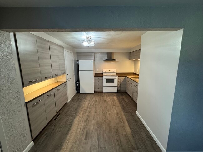 Building Photo - 505 Simon Dr