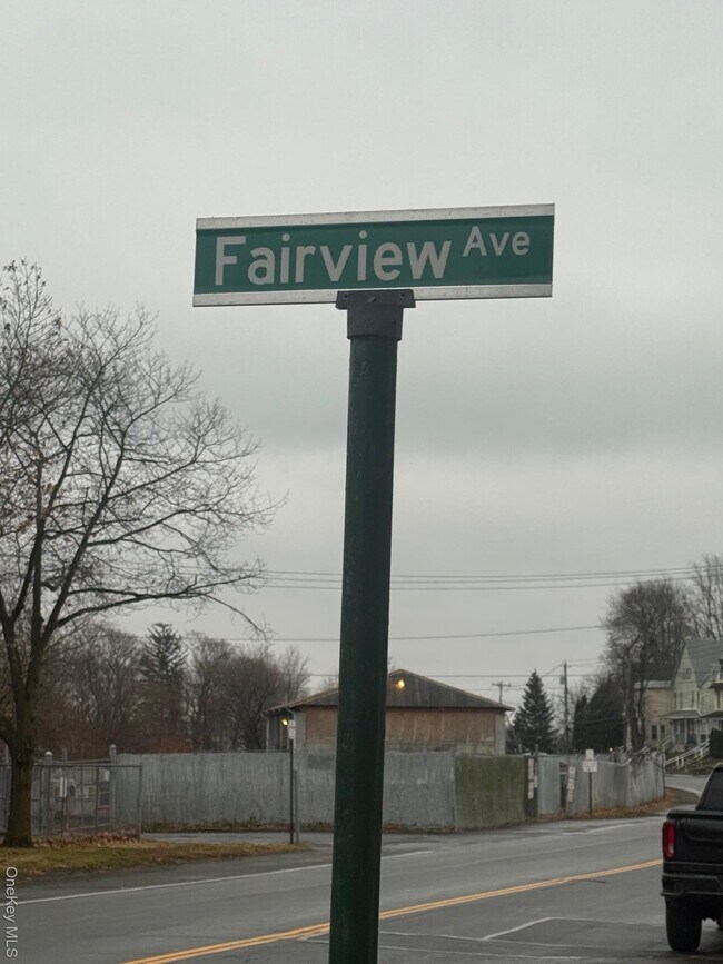 Building Photo - 79 Monhagen Ave