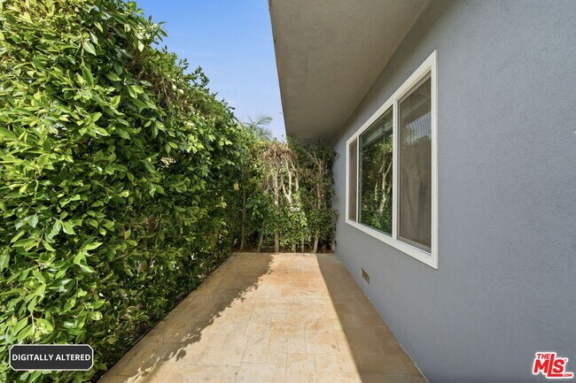 Building Photo - 2636 Kansas Ave