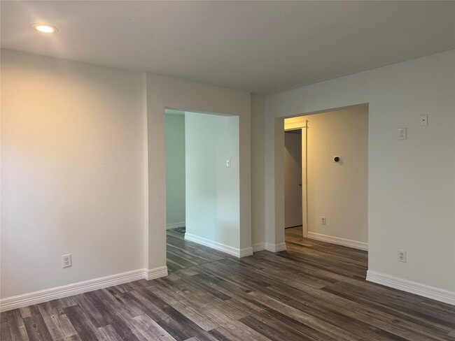 Building Photo - 11927 Mule Springs Dr