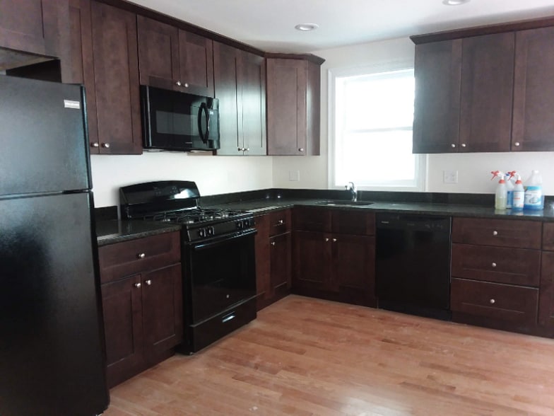 Building Photo - 2 Judge Street Path