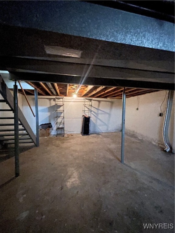 Building Photo - 152 Argus Dr