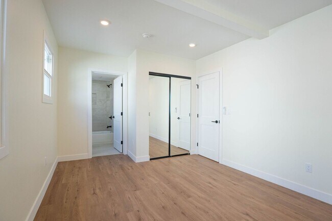 Building Photo - 1038 Westmoreland Ave