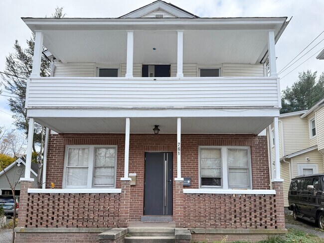 Building Photo - 261 Hillside Ave