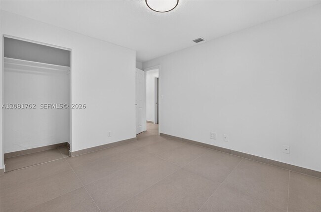 Building Photo - 3036 N 58th Ave