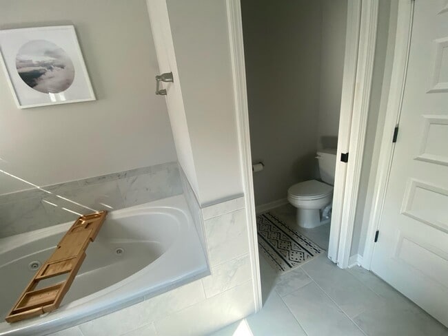 Building Photo - 9183 Helena Dr