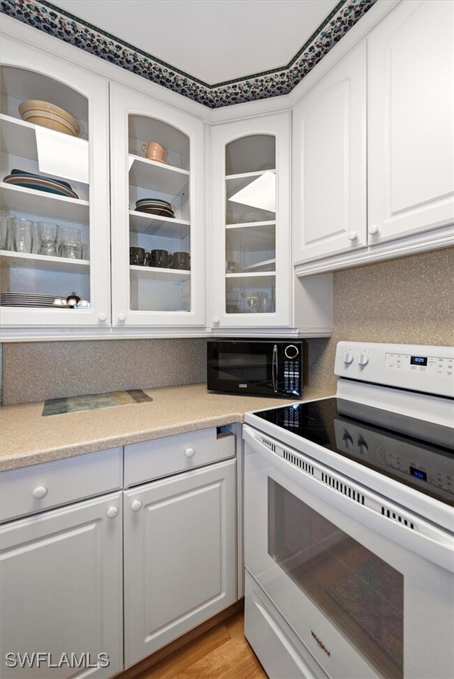 Building Photo - 1065 Gulf Shore Blvd N