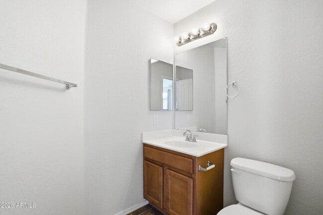 Building Photo - 2250 E Deer Valley Dr