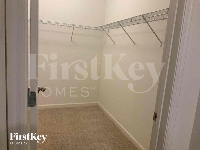 Building Photo - 6938 NW Daffodil Ln