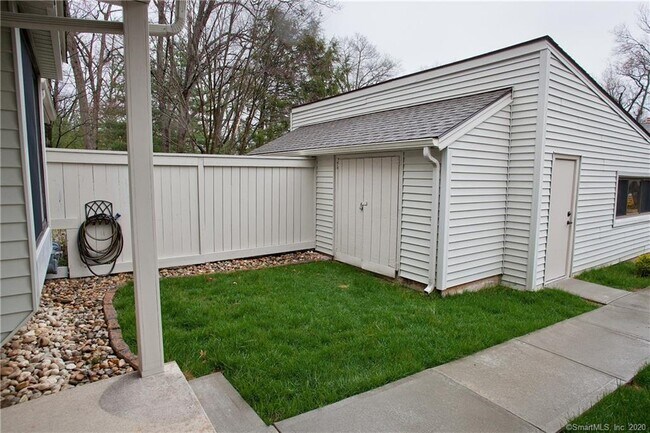 Building Photo - 48 Farmington Chase Crescent