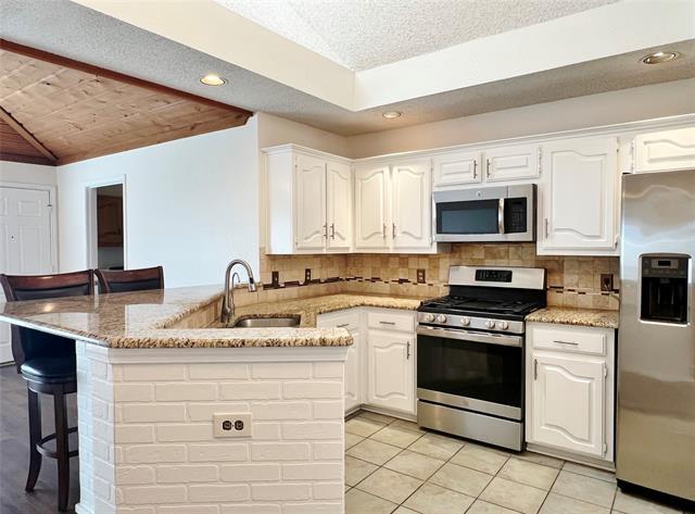 Building Photo - 906 Moore St