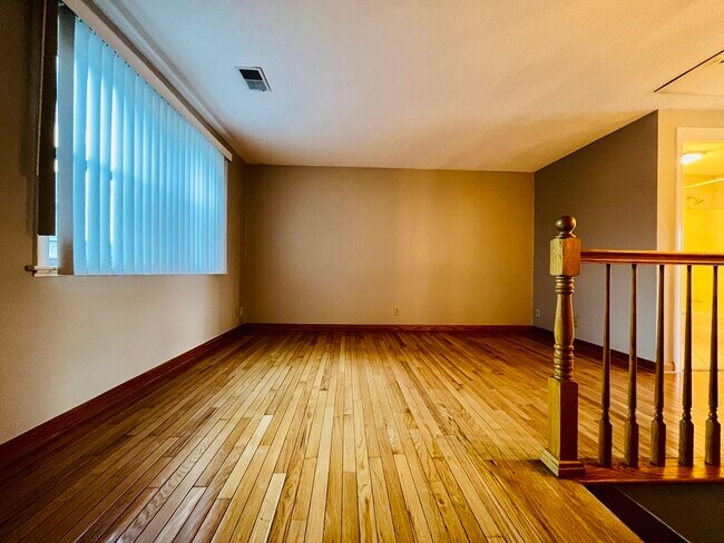 Building Photo - 30 Margin St