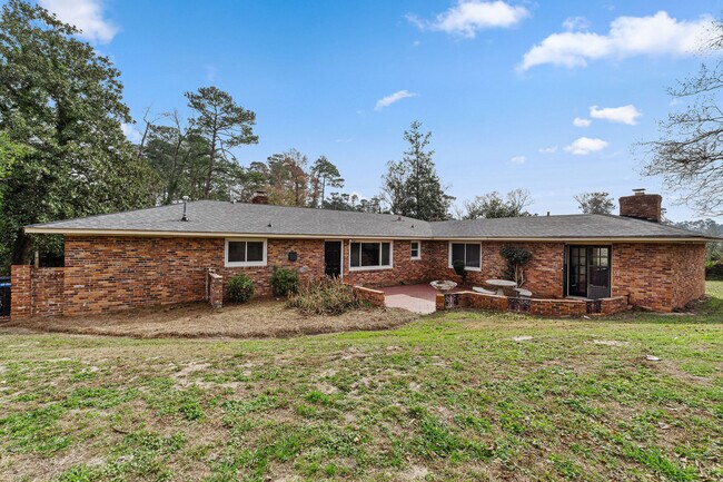 Building Photo - 743 Lancaster Rd