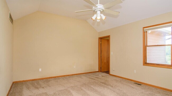 Building Photo - 5736 Willis Rd
