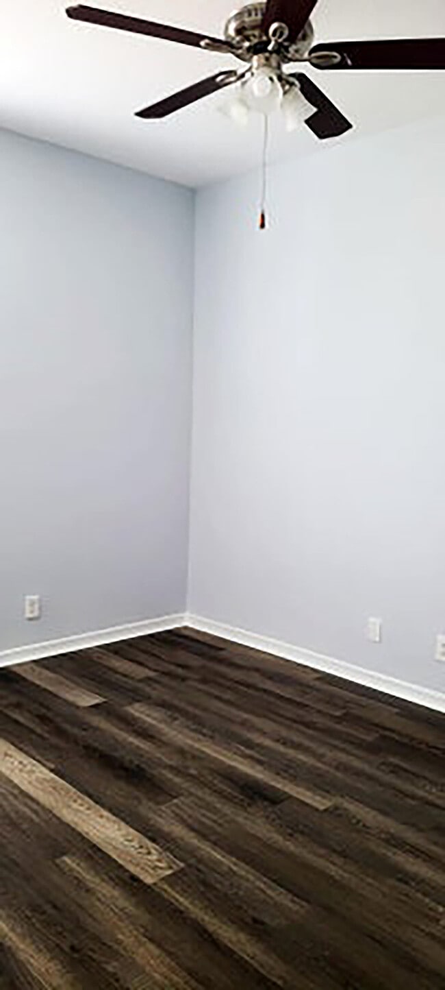 Building Photo - 205 SW Maclay Way