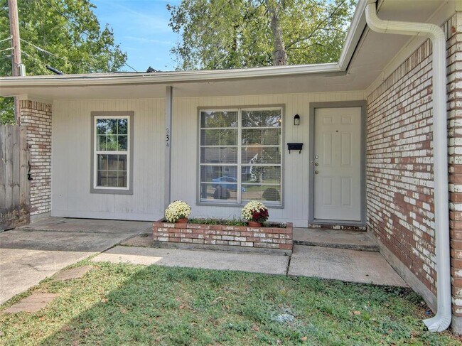 Building Photo - 234 Overbluff St