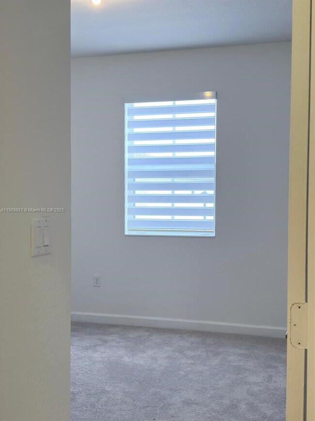 Building Photo - 2490 SE 29th St