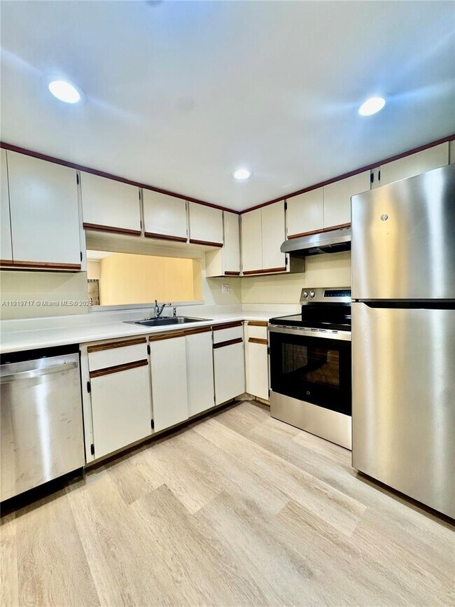 Building Photo - 10985 SW 107th St