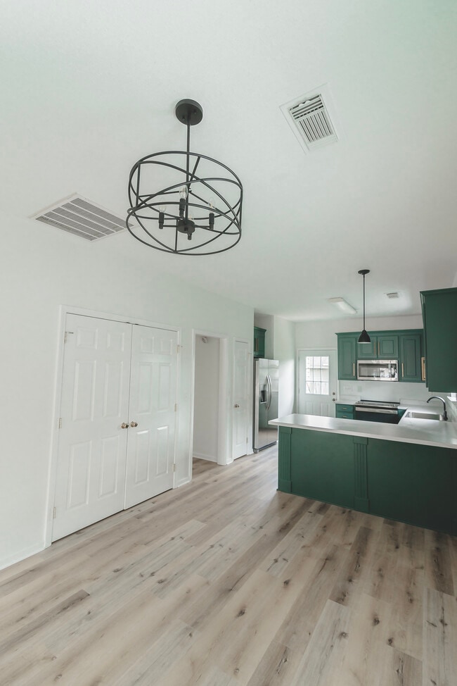 Building Photo - 9703 Full Moon Cir