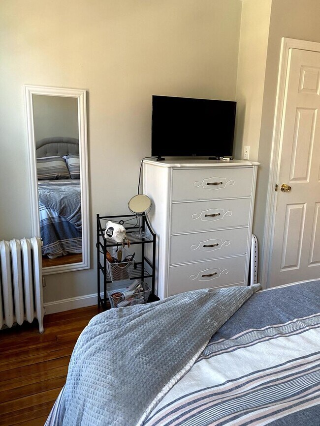 Building Photo - HOT NORTH END LISTING!!!