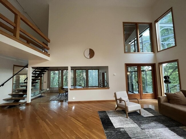 Building Photo - 5729 Stoneway Trail