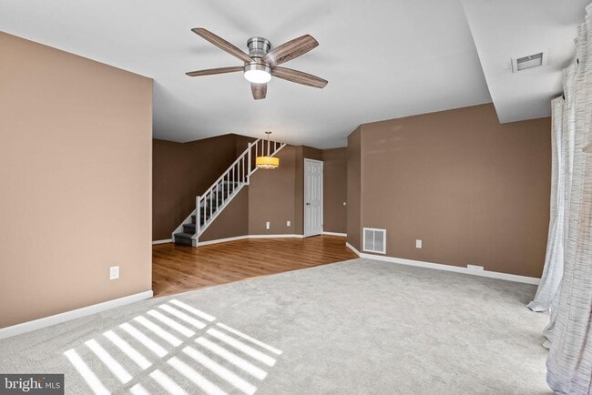 Building Photo - 3 Hillcroft Way