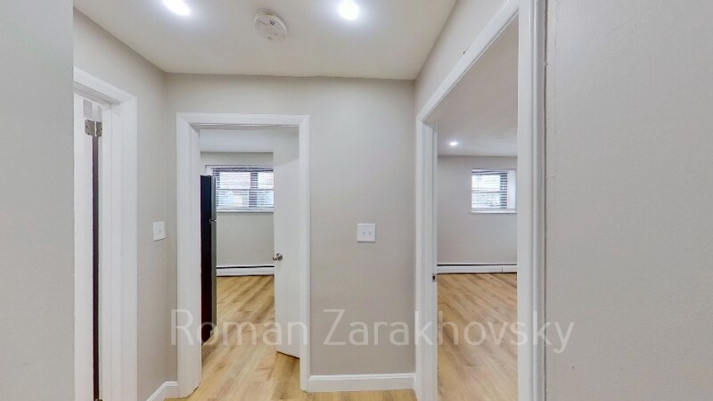 Building Photo - 39 Shepard St