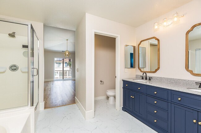 Building Photo - Beautiful Oceanside Cul-De-Sac Home!