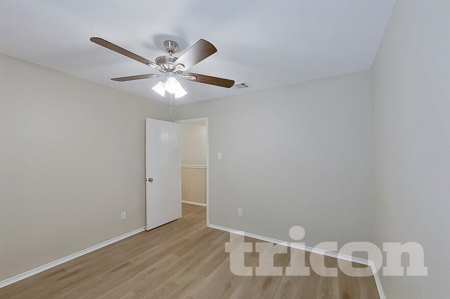 Building Photo - 608 Canyon Pl