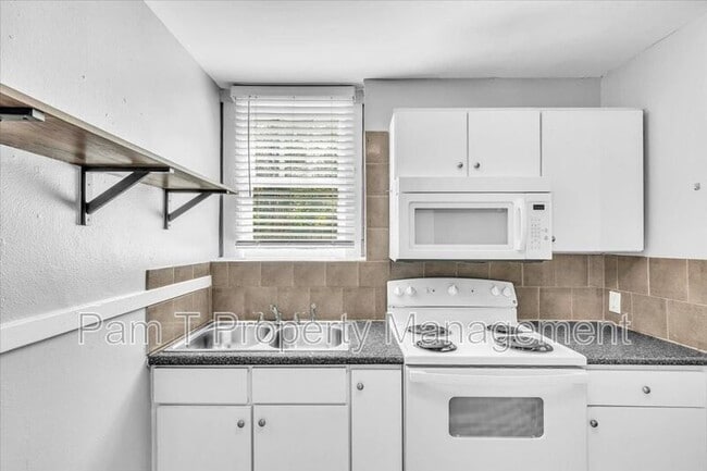 Building Photo - 815-A E 32nd St