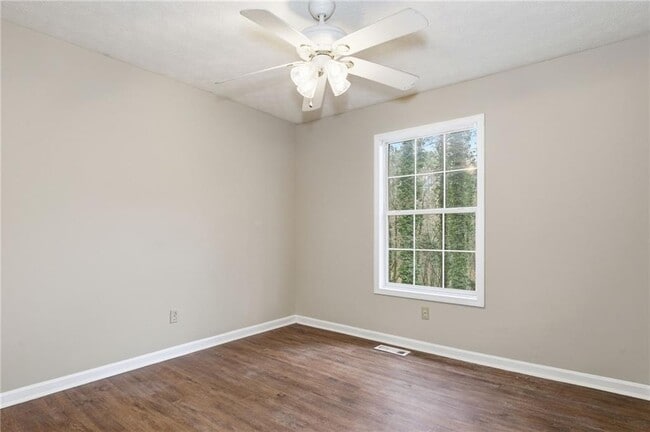 Building Photo - 181 N Springs Dr