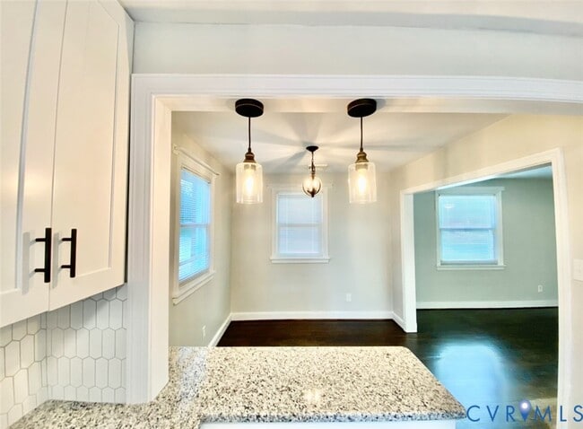 Building Photo - 26 Eastlake Dr