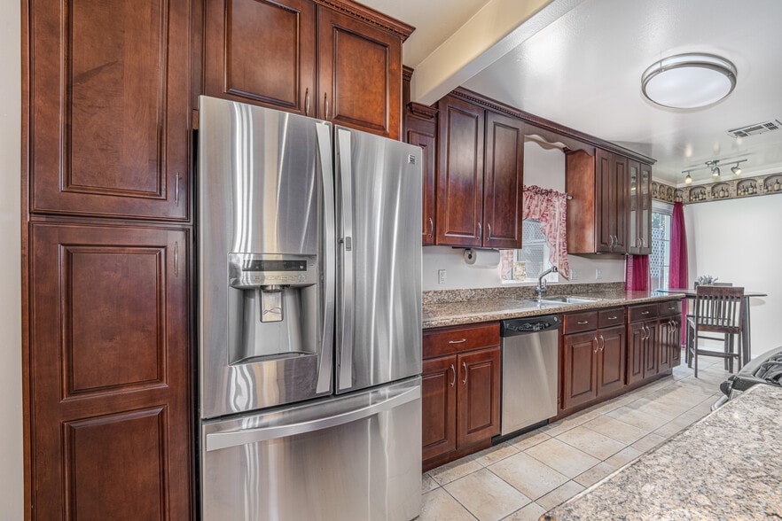 Building Photo - 14024 Cantlay St