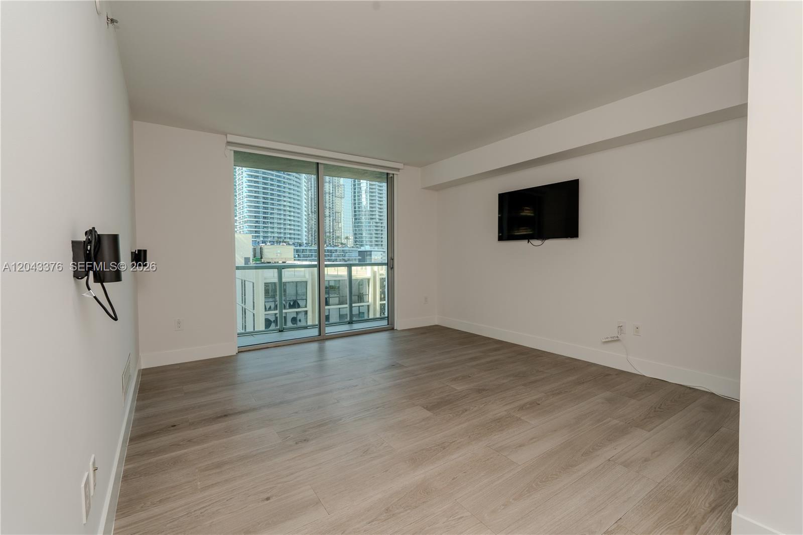 Building Photo - 500 Brickell Ave
