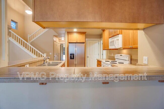 Building Photo - 8019 NE 61st St