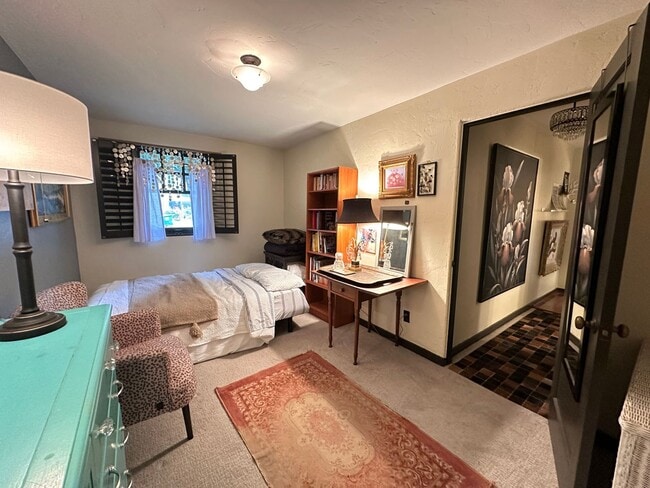 Building Photo - Queen Anne - Villa Costella - 1 Bedroom / ...