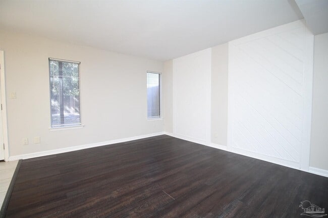 Building Photo - 7225 Dogwood Terrace Dr