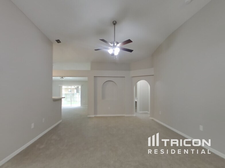 Building Photo - 12266 Glenn Hollow Dr