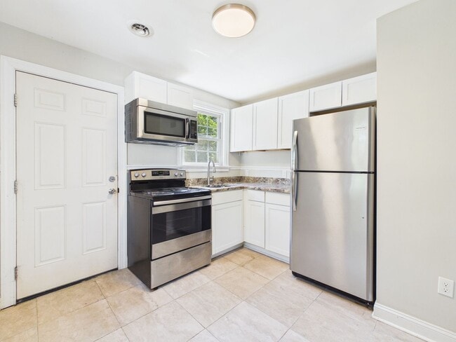 Building Photo - 4605 Eastover Ave