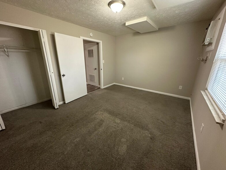 Building Photo - 766 Anderson Ave