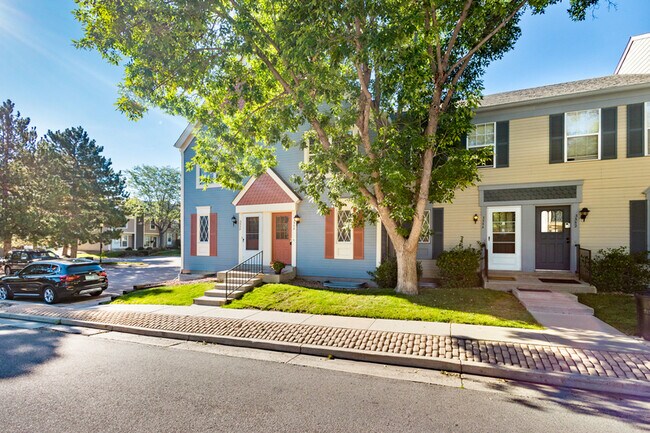 Building Photo - 3556 Queen Anne Way