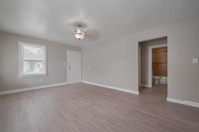 Building Photo - 6 Jennische St