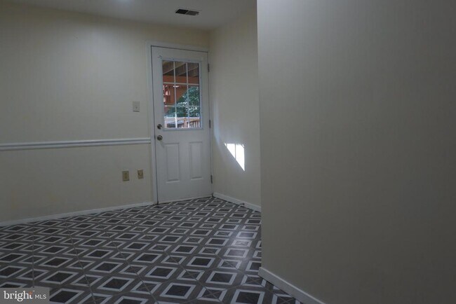 Building Photo - 8284 Mary Lee Ln